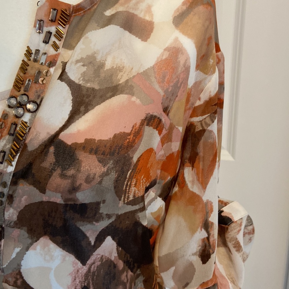 Pretty Peter Nygard Bohemian Double Layer Top With Detailed V-Neck. Size Small. - Picture 9 of 13